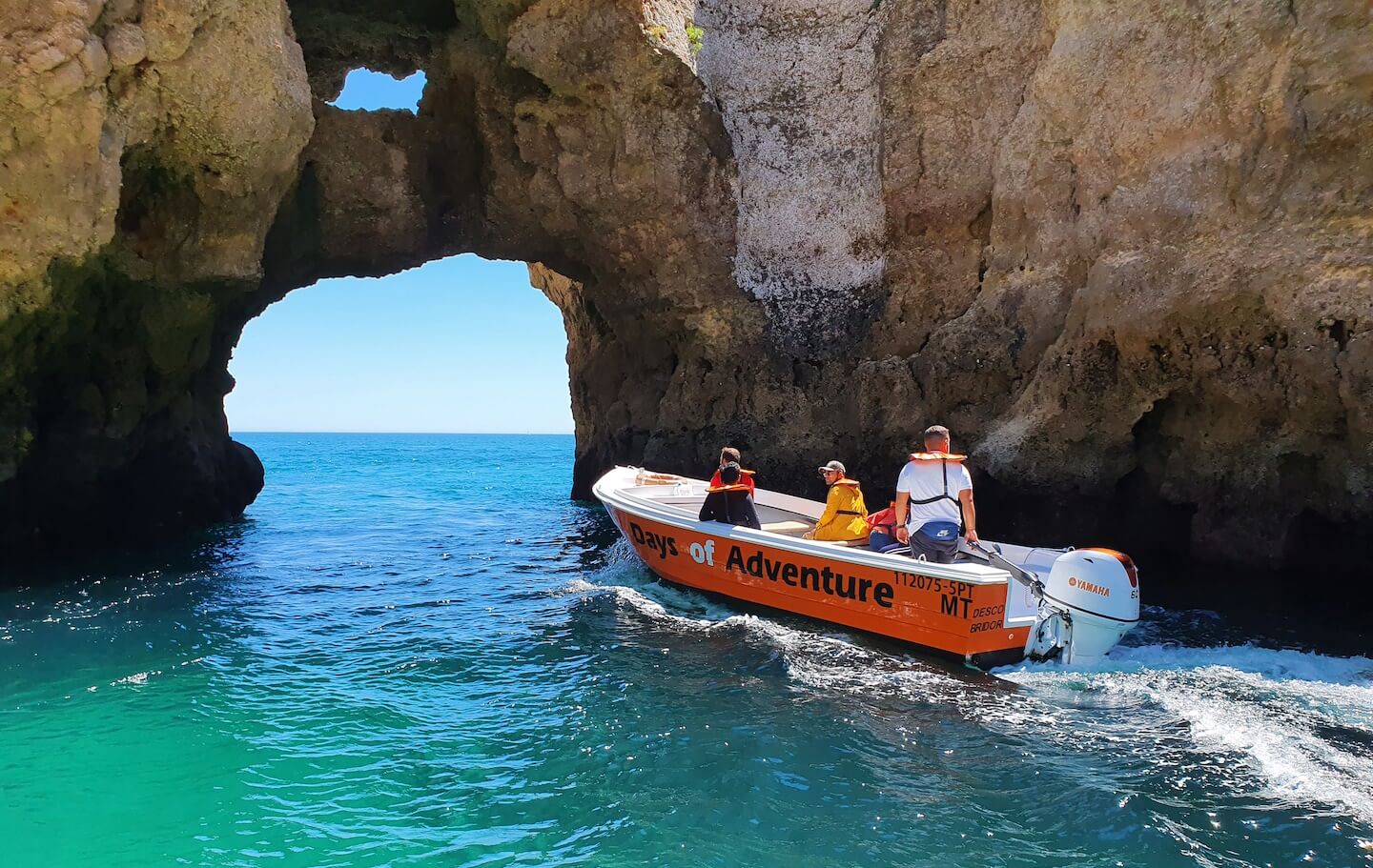 boat-tour-caves-ponta-piedade-1440-2